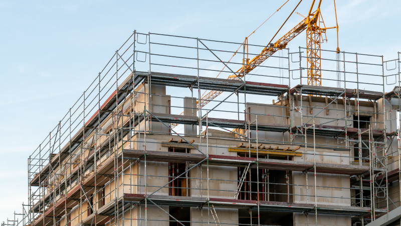 op60428-fenealuil-safety-first-23-luglio-edit cantiere in un palazzo